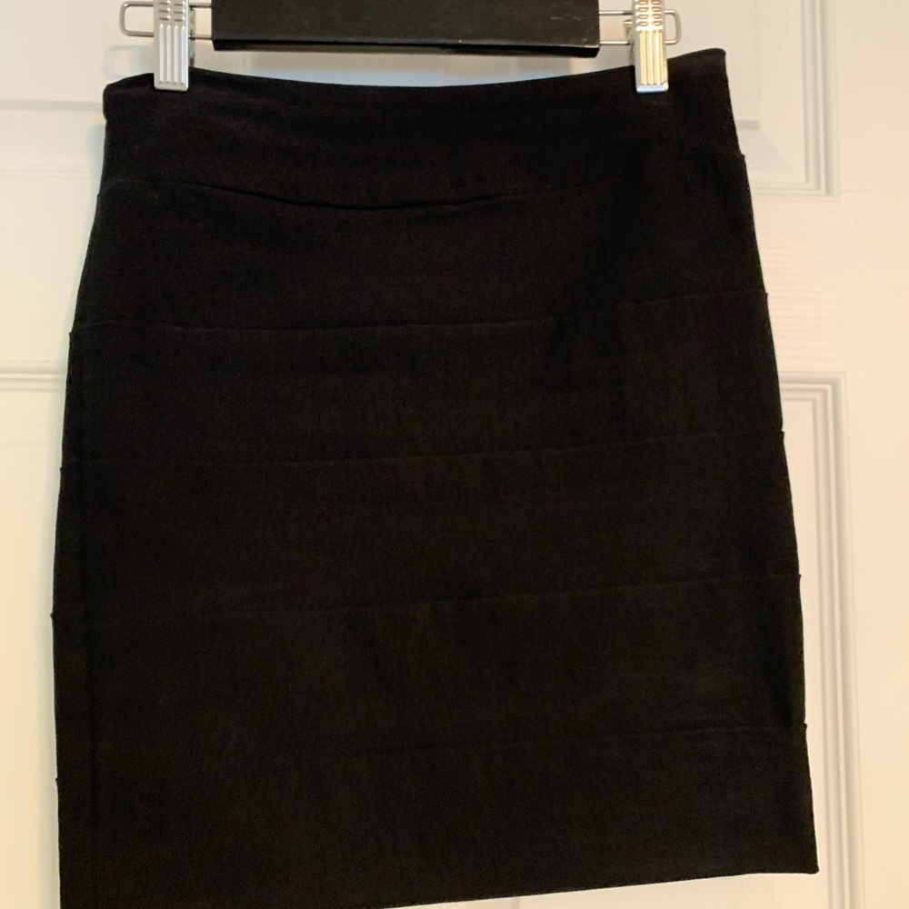 🆕 BCX Banded Mini skirt